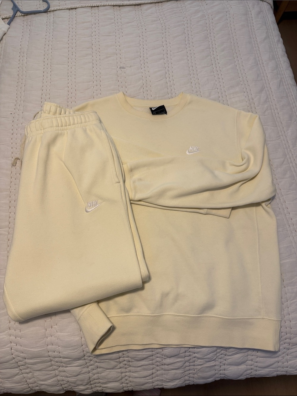 Nike Light Cream Crewneck Sweatshirt and Joggers Set